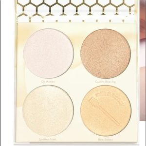 NEW; BEAUTY BAKERIE Milk & Honey Highlighting Palette